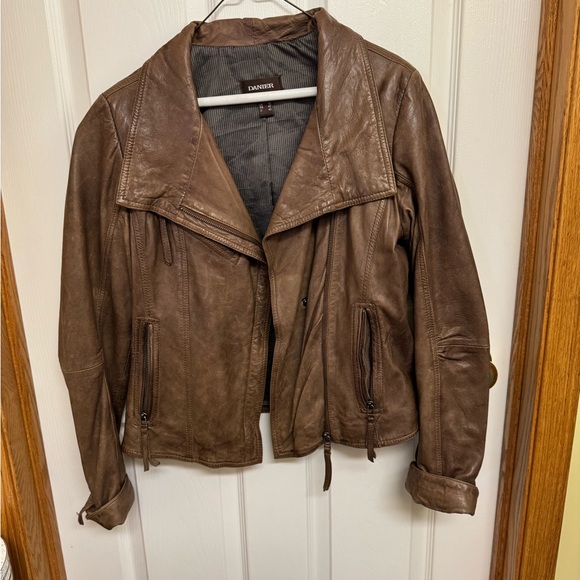 Small brown leather jacket - Picture 2 of 5